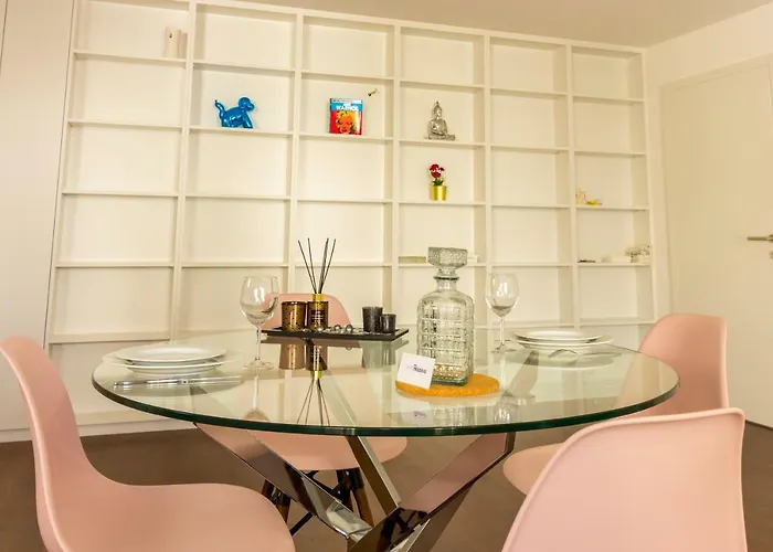 Guest H4u - Bonjardim Pop Art Center Apartman *