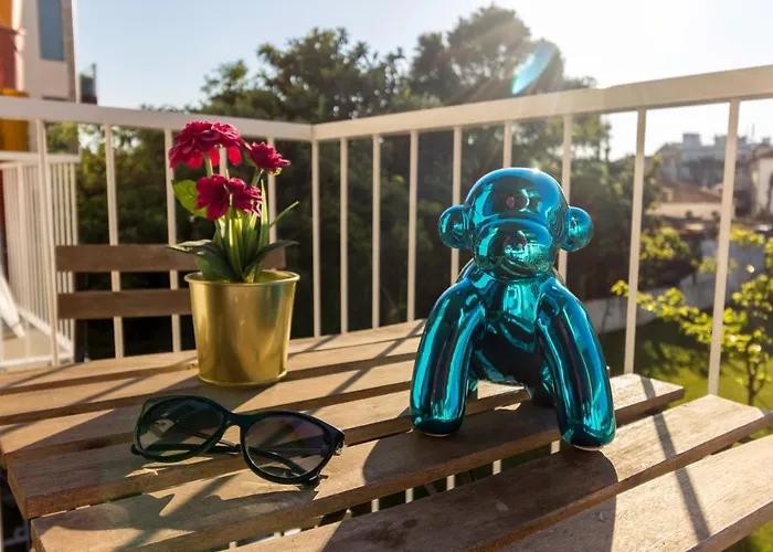 Guest H4u - Bonjardim Pop Art Center Порту