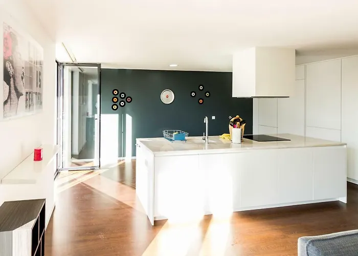 Guest H4u - Bonjardim Pop Art Center Порту