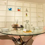 Guest H4u - Bonjardim Pop Art Center Apartment *